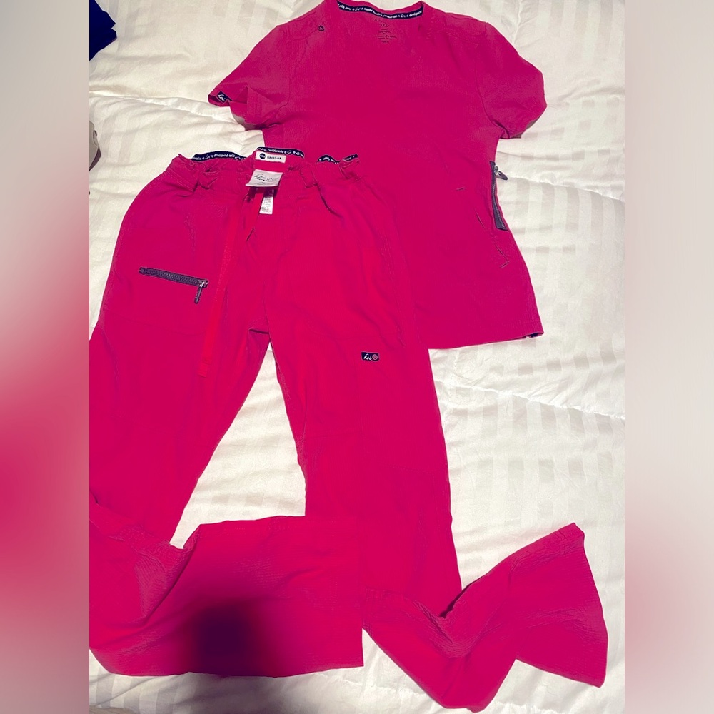 Pink Koi Stretch scrub set size xxs.